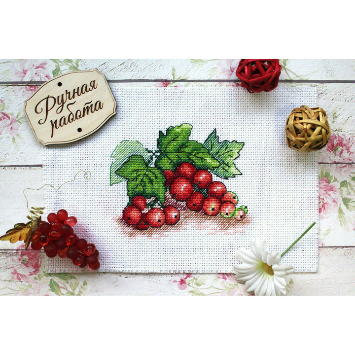 Red Currant SM-515 Counted Cross Stitch Kit