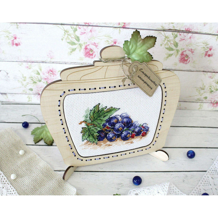 Ripe Currant SM-514 Counted Cross Stitch Kit