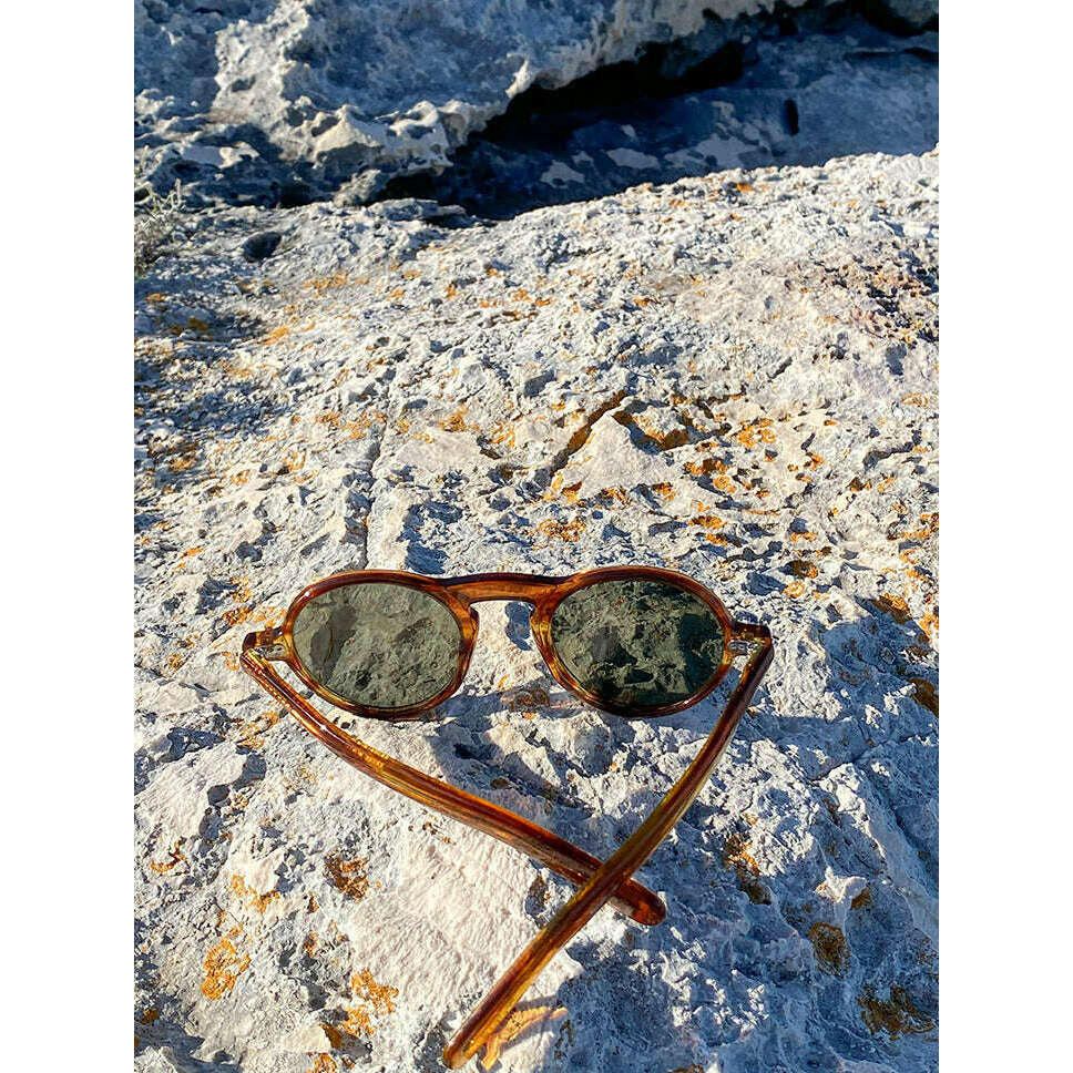 Round Retro Sunglass with Polarized Lens - Miami