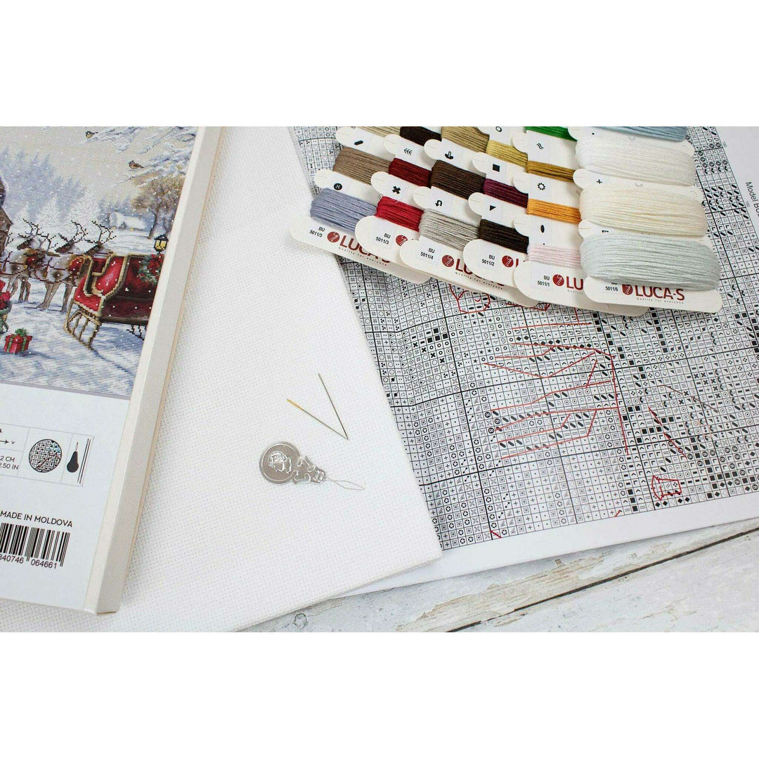 Santa interior B2408L Counted Cross-Stitch Kit