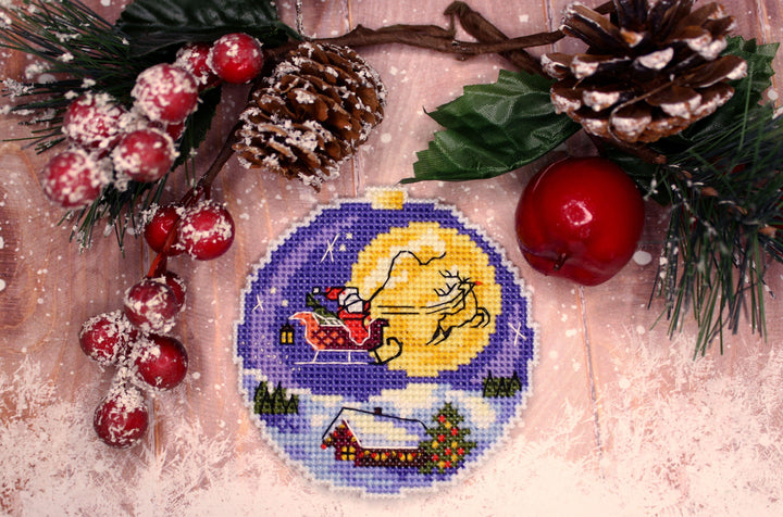 Santa SR-690  Plastic Canvas Counted Cross Stitch Kit