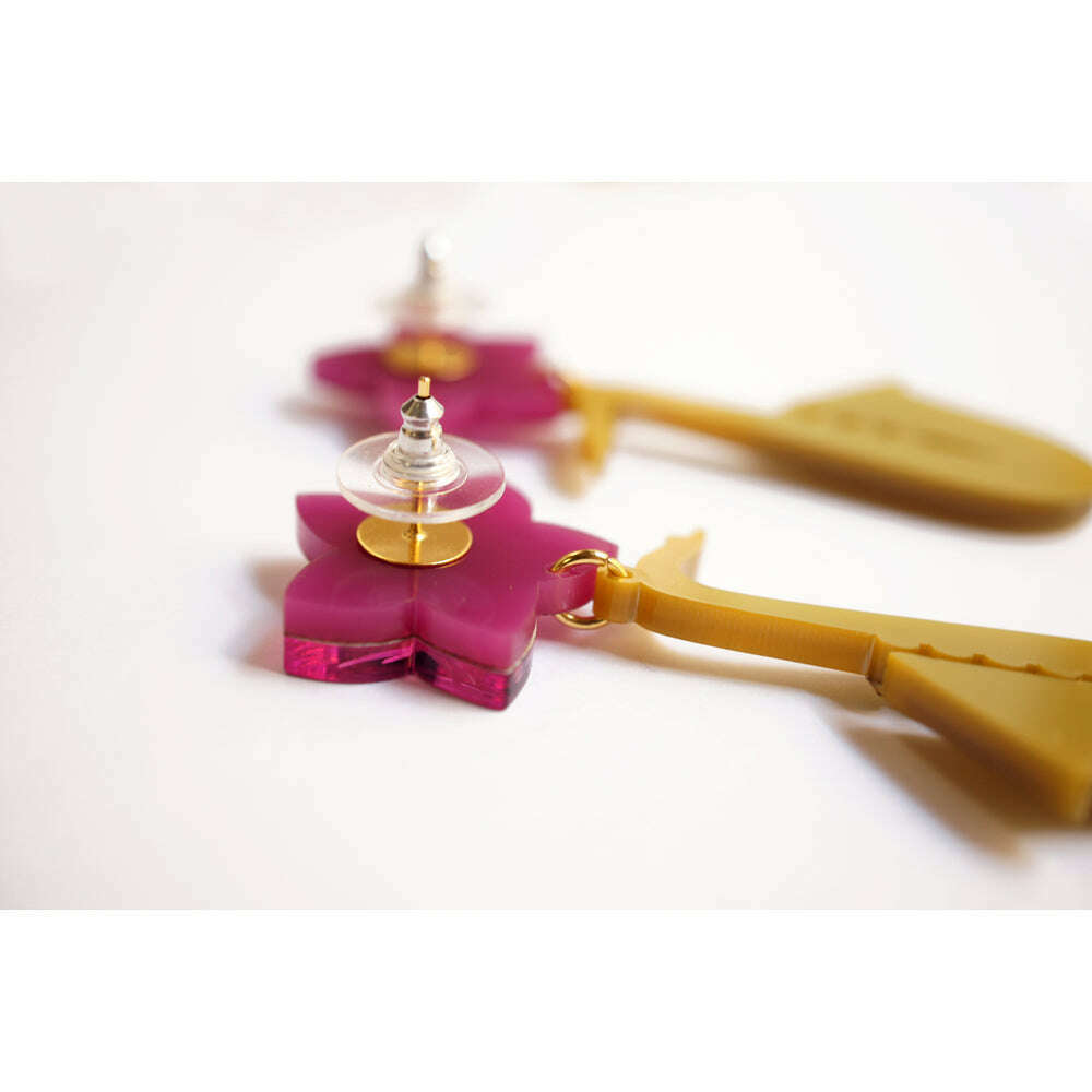 Saxophone with flower earrings by Laliblue 2