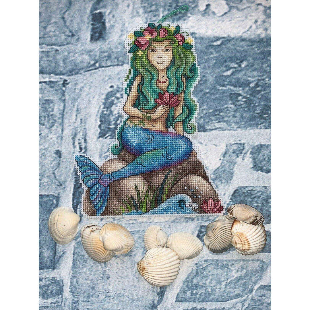 Sea Beauty SR-464  Plastic Canvas Counted Cross Stitch Kit