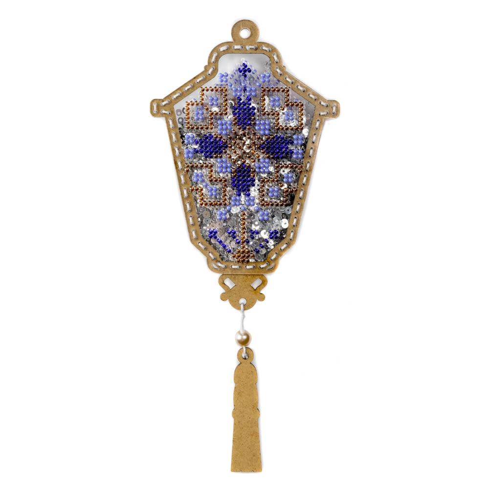 Set for embroidery with beads on a plastic base FLPL-070