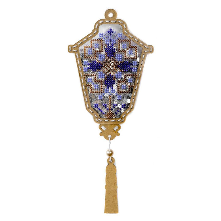 Set for embroidery with beads on a plastic base FLPL-070