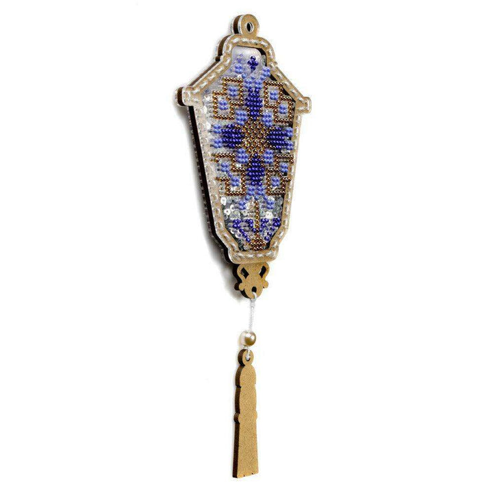 Set for embroidery with beads on a plastic base FLPL-070