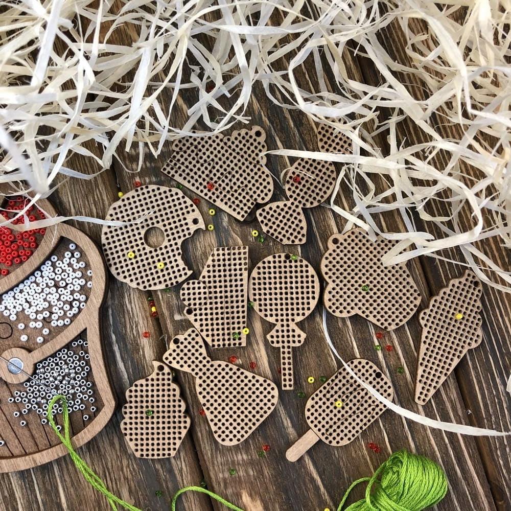 Set of blanks for embroidery on wood FLSW-003