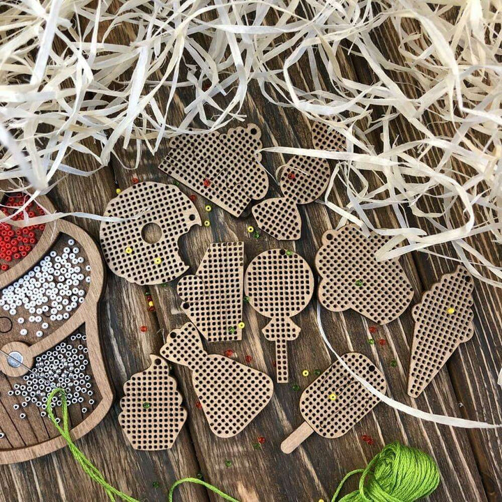 Set of blanks for embroidery on wood FLSW-003