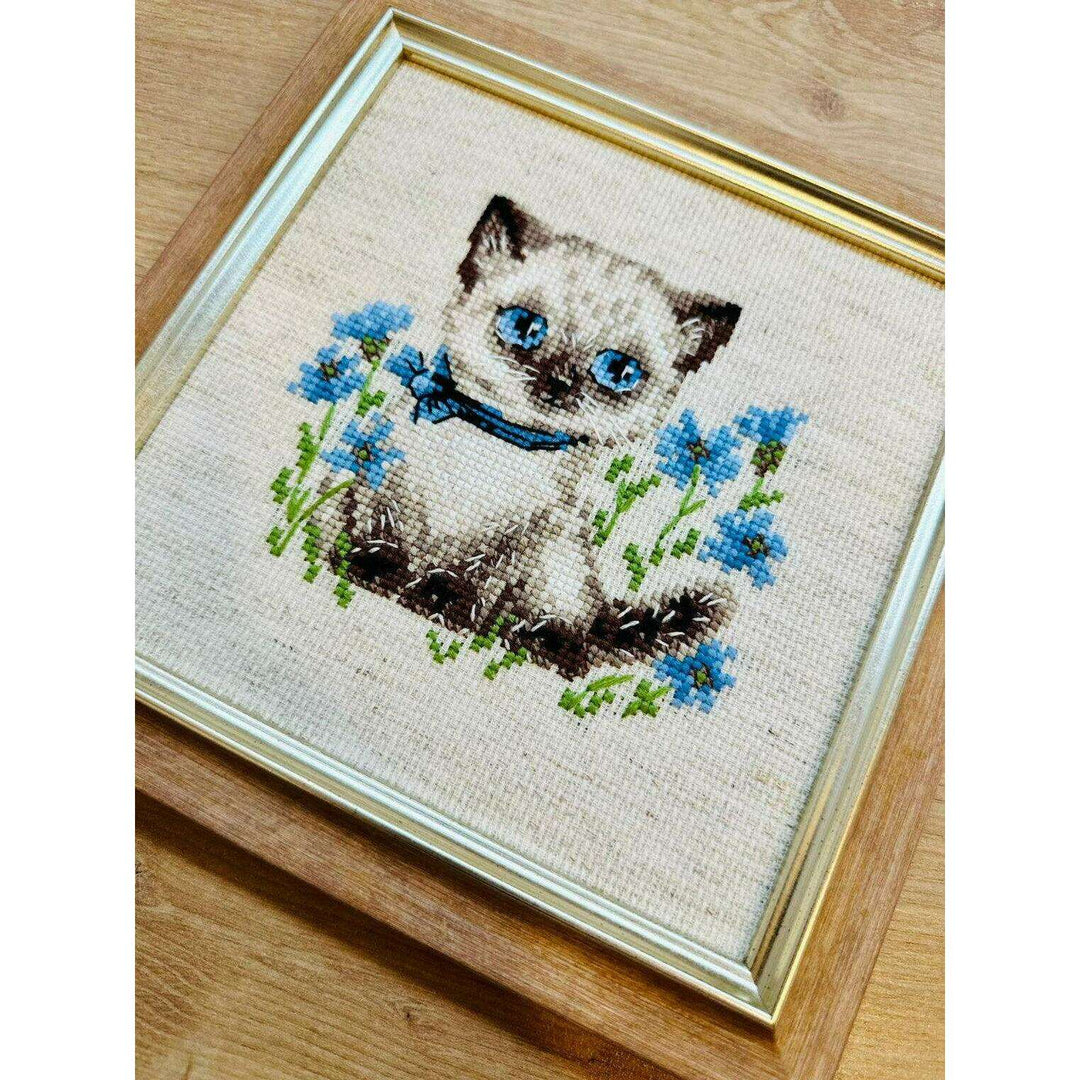 Siamese Kitten R2118 Counted Cross Stitch Kit