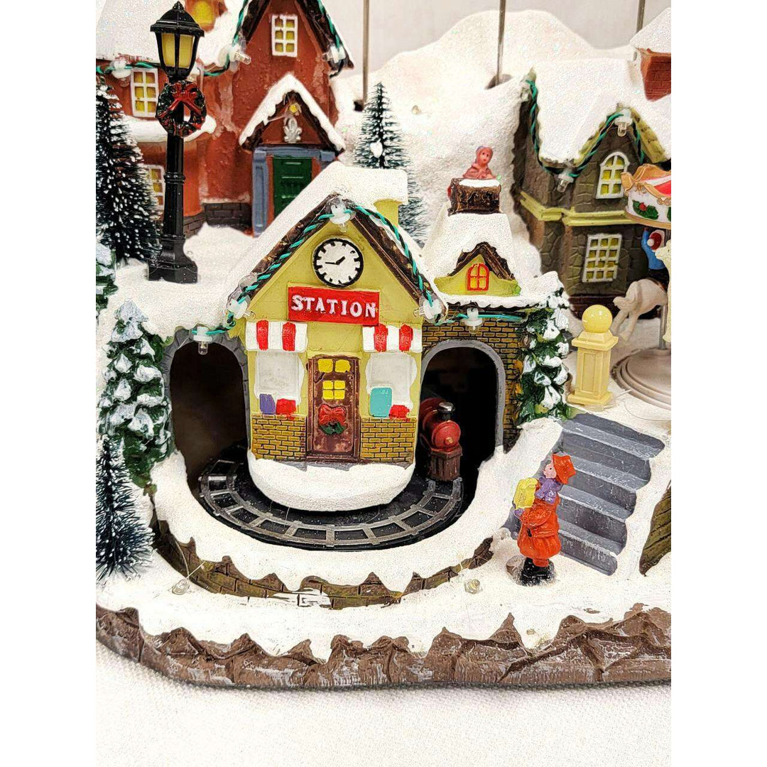 Snow-covered Village Christmas Decoration. Christmas Village F07M4-18