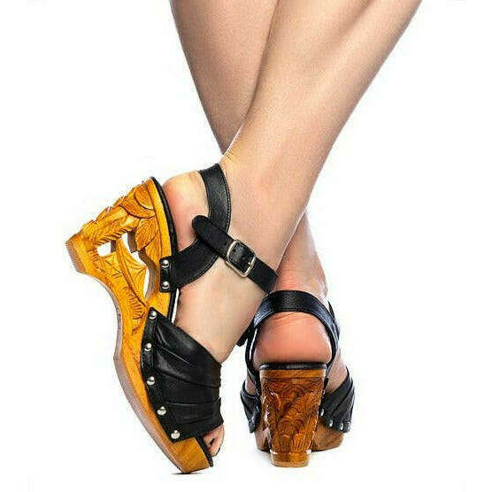 Souvenir/with Ankle Strap - in Black Leather