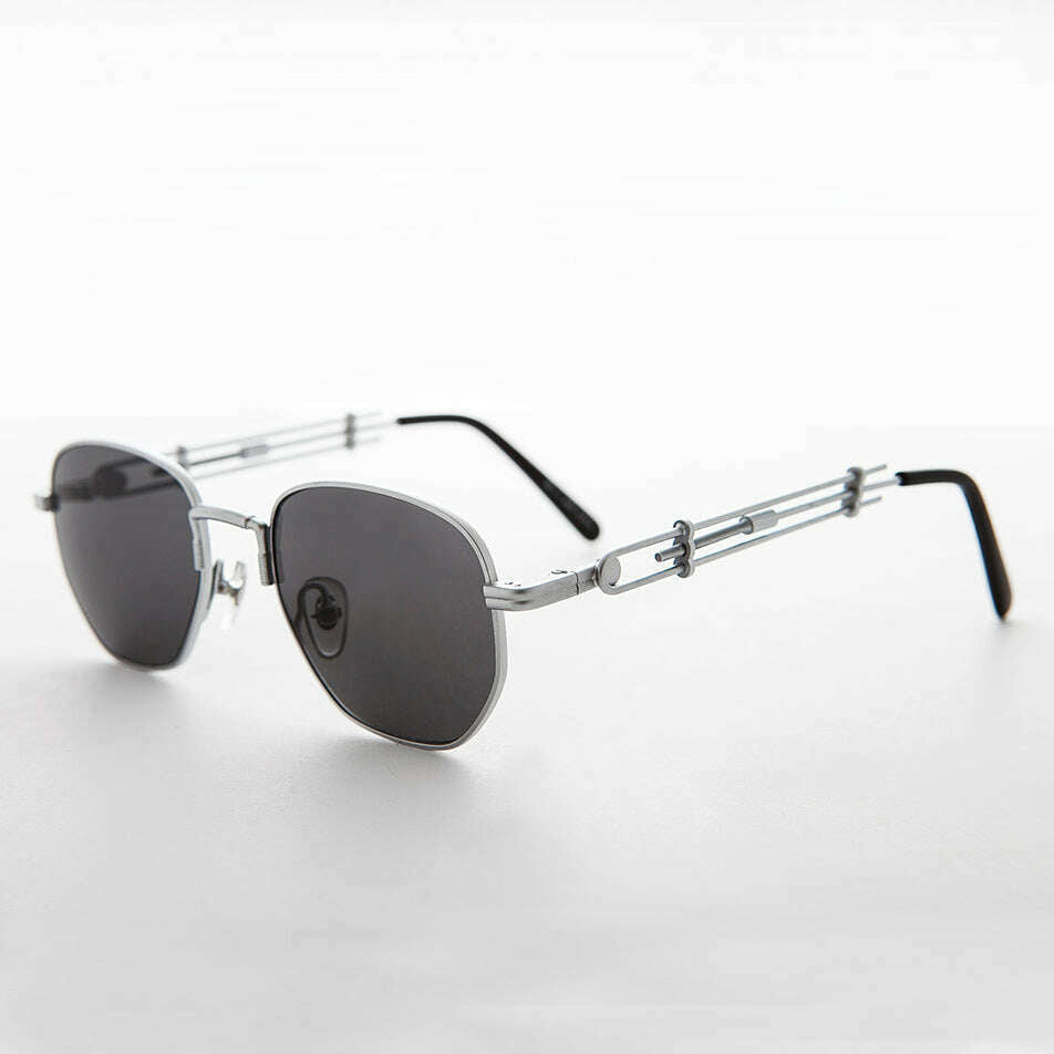 Square Vintage Sunglass with Industrial temples - Jagger