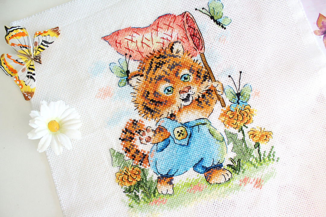 Striped Hunter SM-621 Counted Cross Stitch Kit