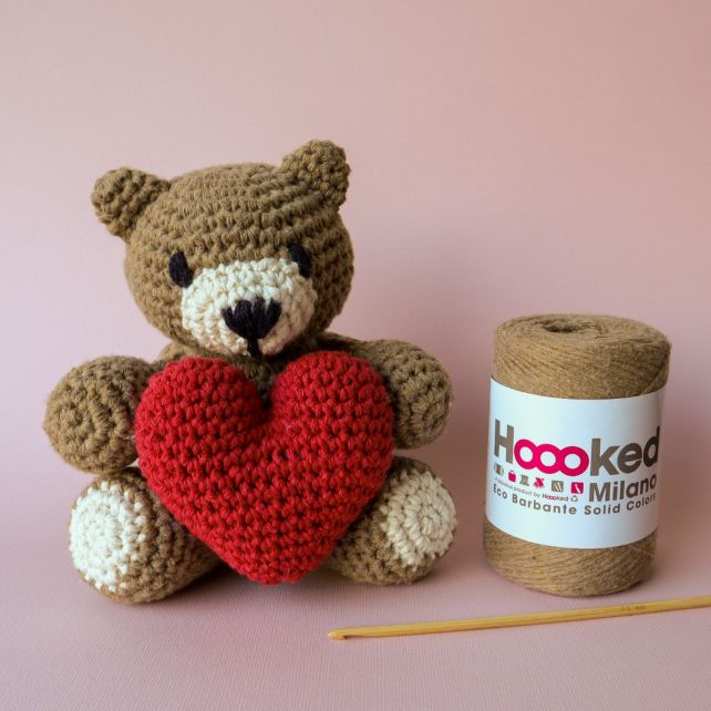 DIY Crochet Kit Teddy Bear With Heart Valentino PAK281