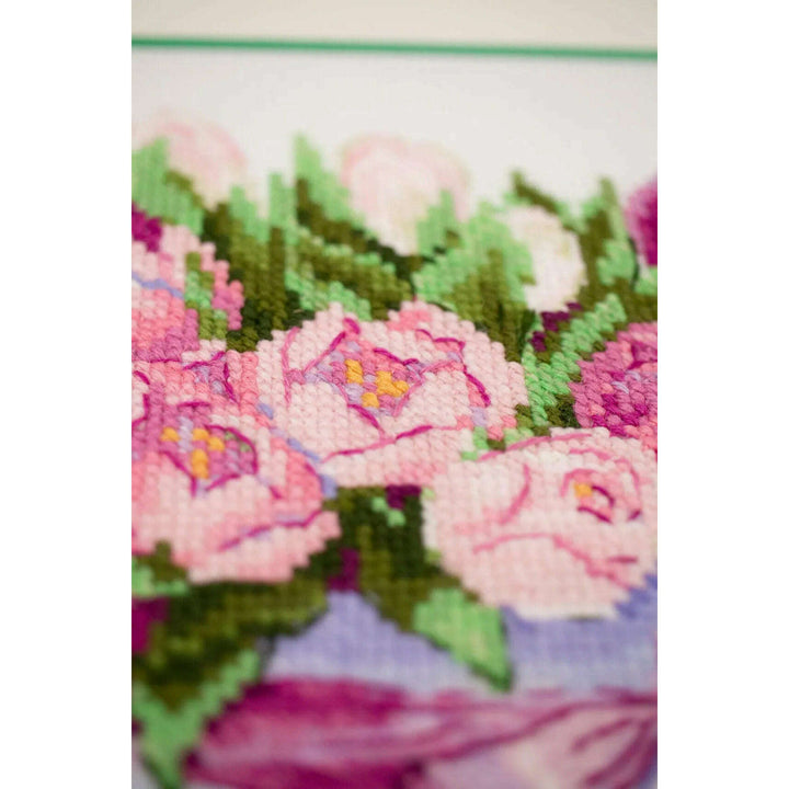 Tulips Hat Box R2003 Counted Cross Stitch Kit