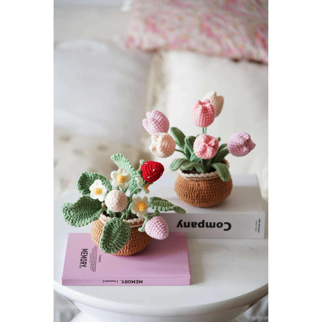 Tulips in Bloom. Potted Flower Amigurumi DIY Crochet Kit Wizardi F07N8-M30