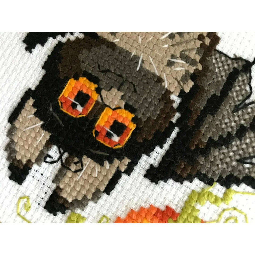Upside Down R1918 Counted Cross Stitch Kit