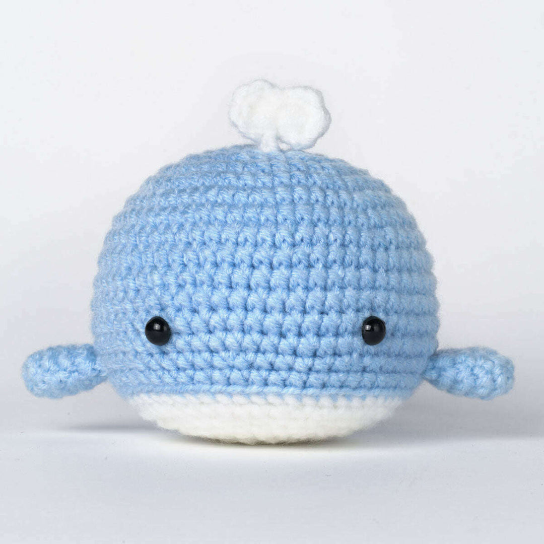 Whale Amigurumi DIY Crochet Kit Wizardi F07N8-M43