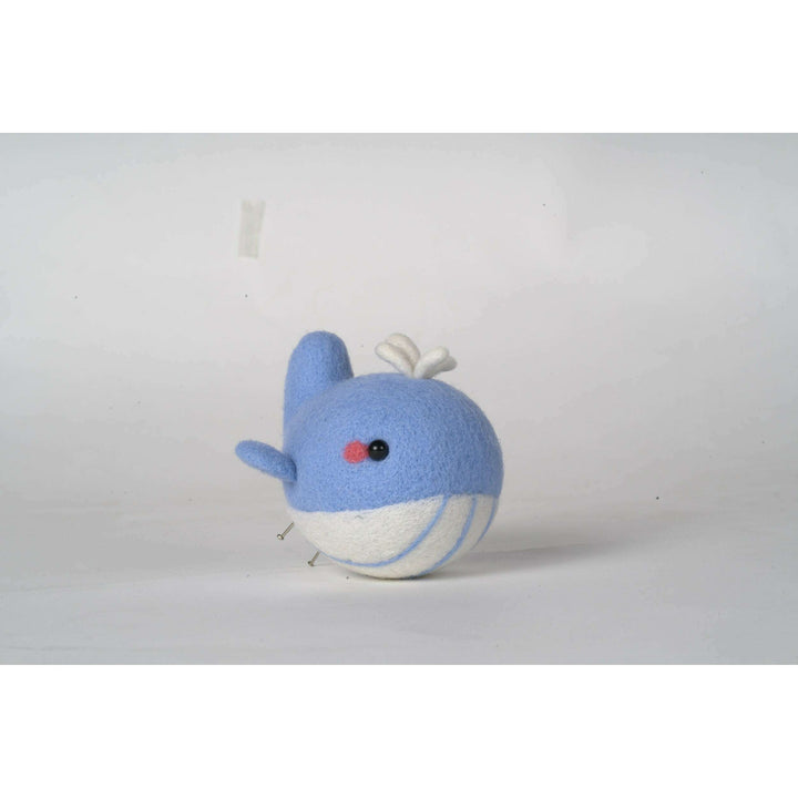 Whale Needle Felting Kit. Wizardi DIY Wool Craft Kit F07N8-538
