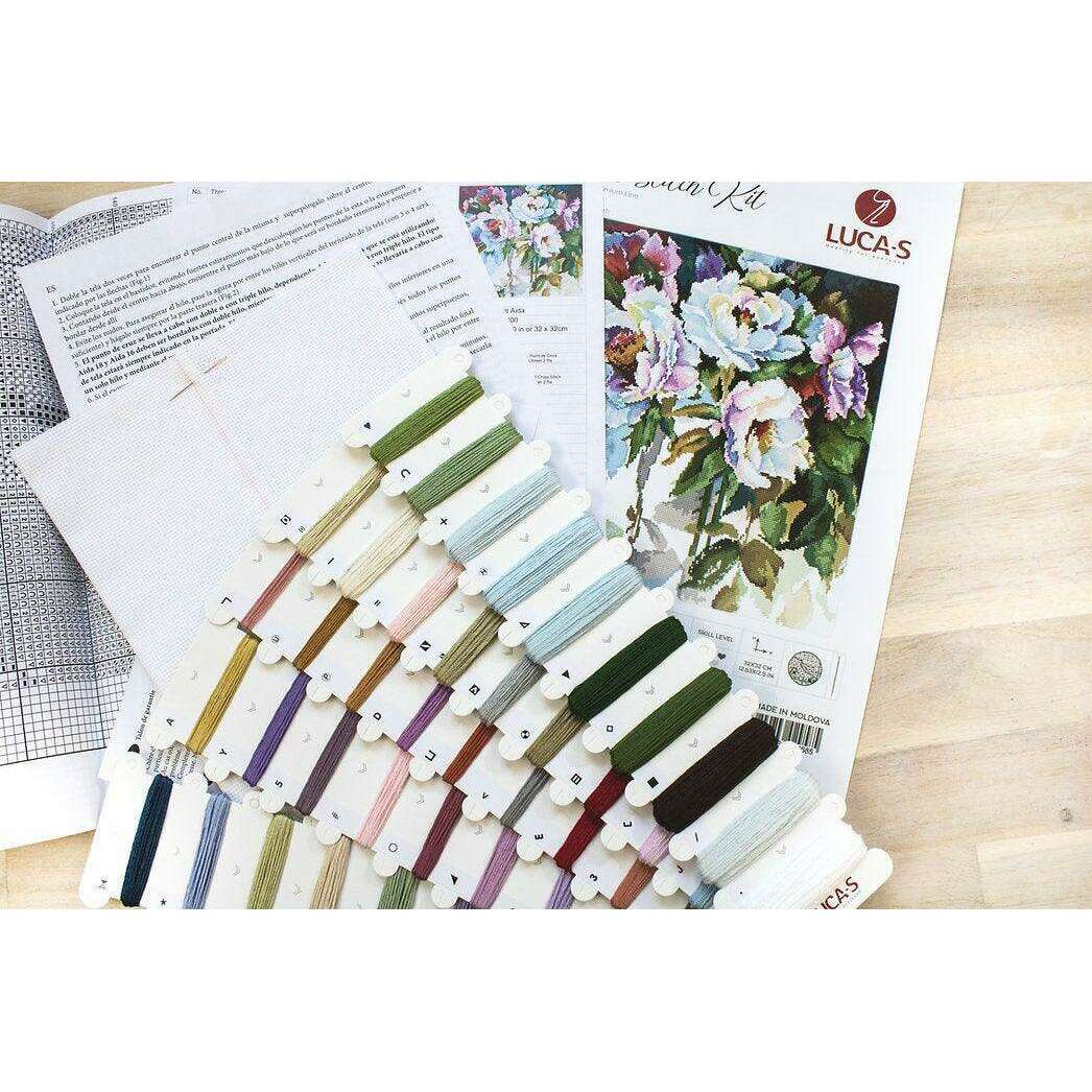 White roses B2400L Counted Cross-Stitch Kit