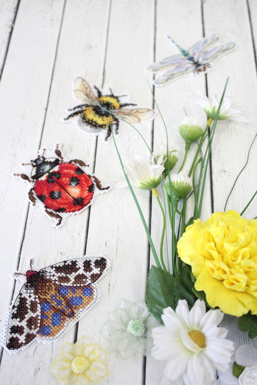 Winged Friends. Magnets SR-488  Plastic Canvas Counted Cross Stitch Kit