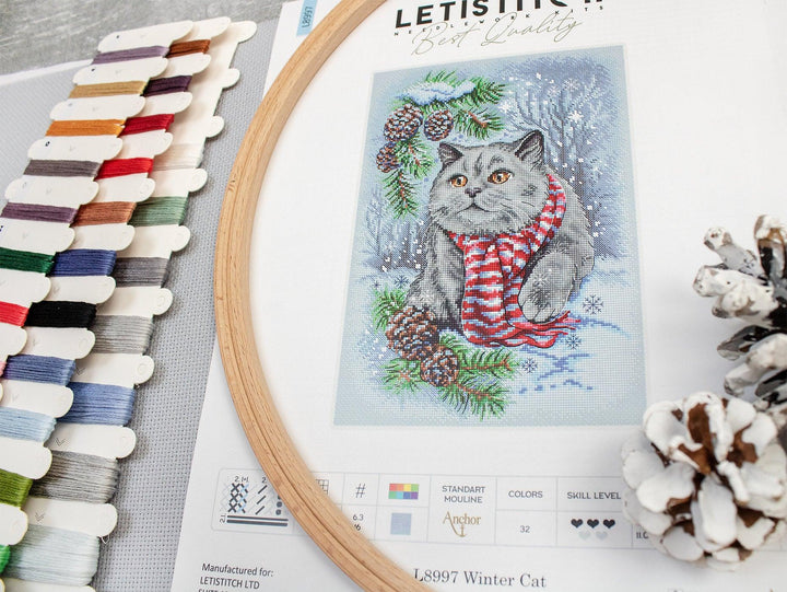 Winter Cat L8997 Counted Cross Stitch Kit