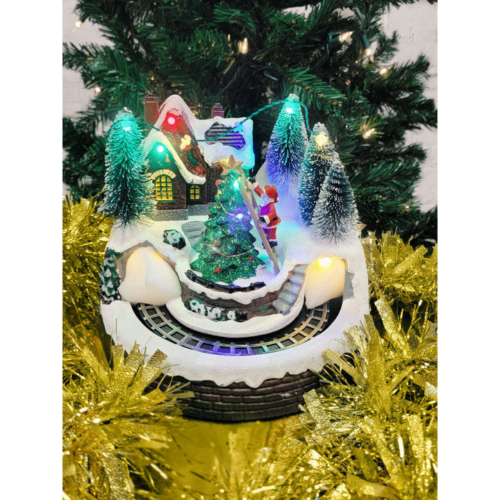 Winter Forest House. Christmas Village Festive Tree F07M4-26-H521