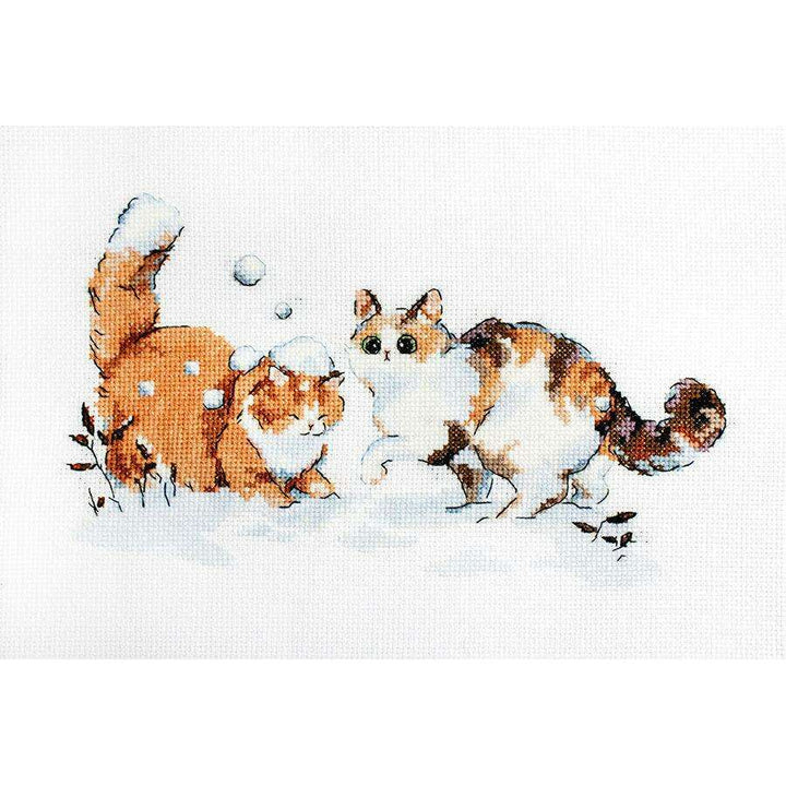Winter Kitties L8813 Counted Cross Stitch Kit