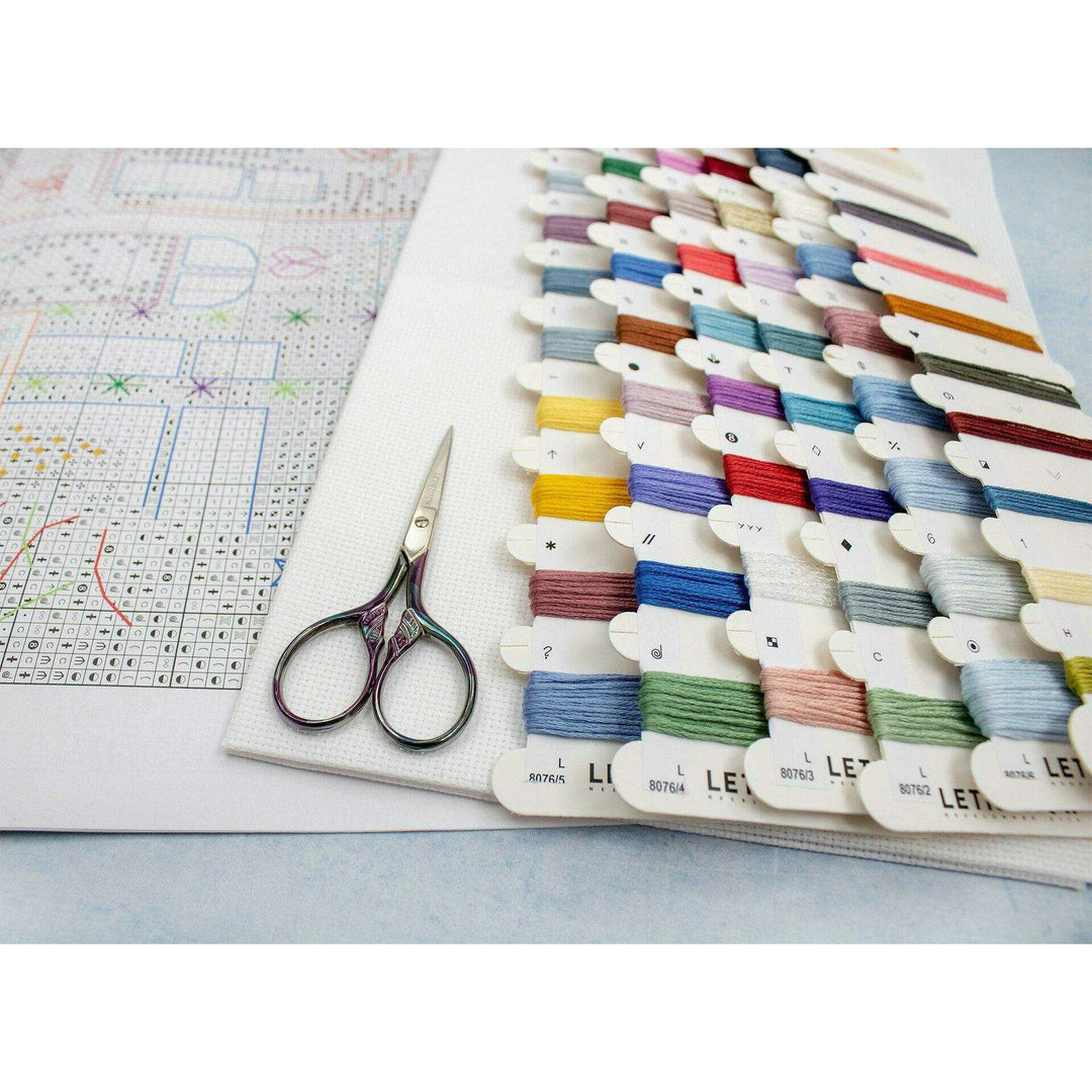Winter Townhouse L8076 Counted Cross Stitch Kit