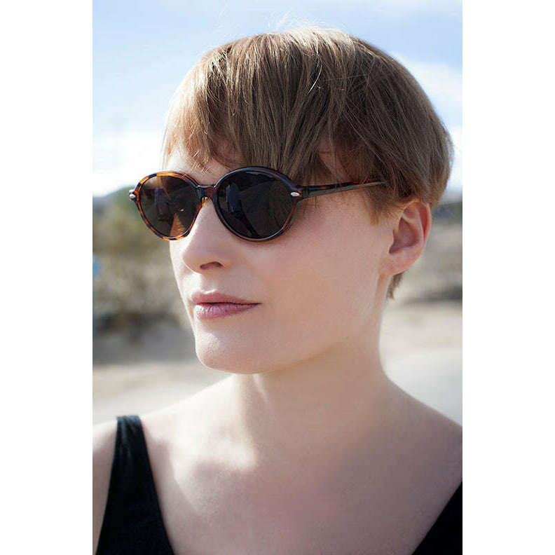 Women's Large Oval Glamour Vintage Sunglass - Alma