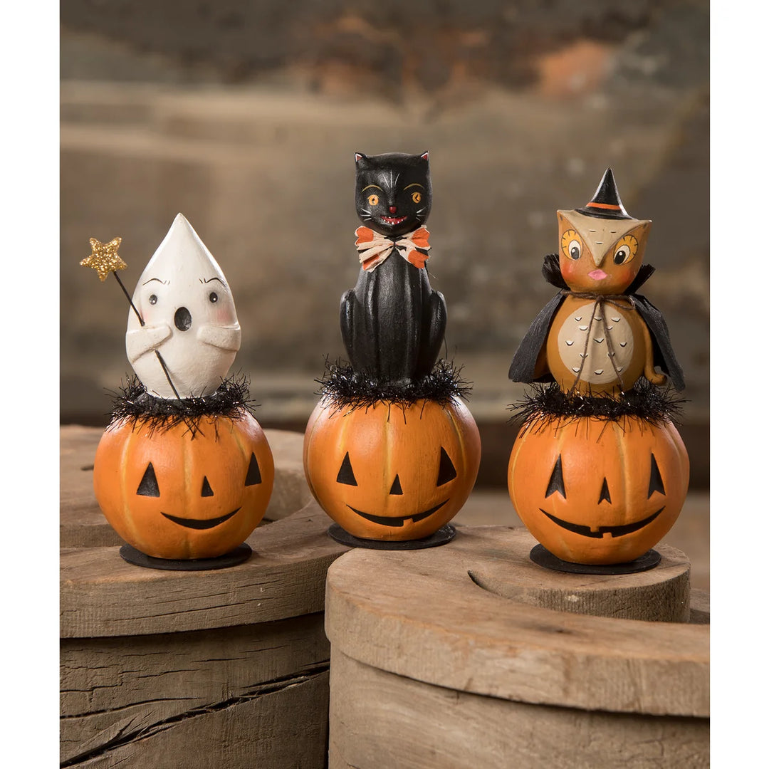 Kitty on Jack O'Lantern by Bethany Lowe - Quirks!